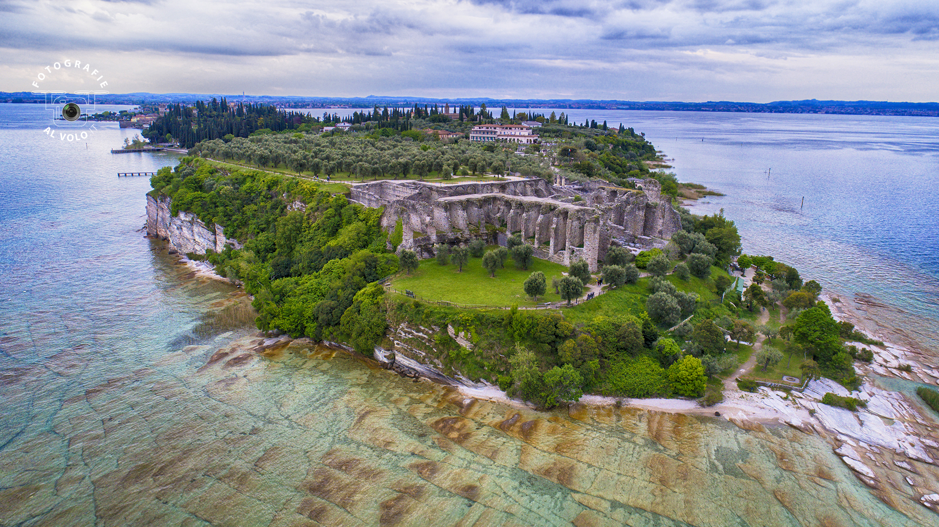 Fotografie Al Volo! Riprese aeree con drone - Sirmione - Grotte di Catullo - Lago di Garda - Tobia Fattori