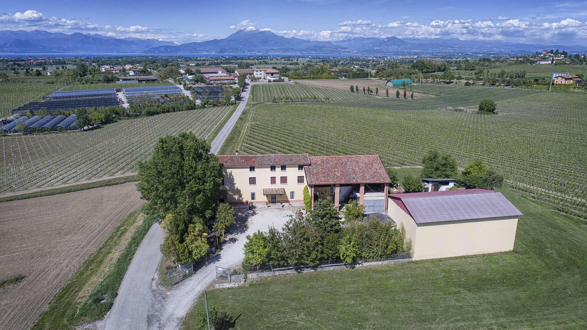 fotografie al volo - servizi fotgrafici con drone per agenzie immobiliari